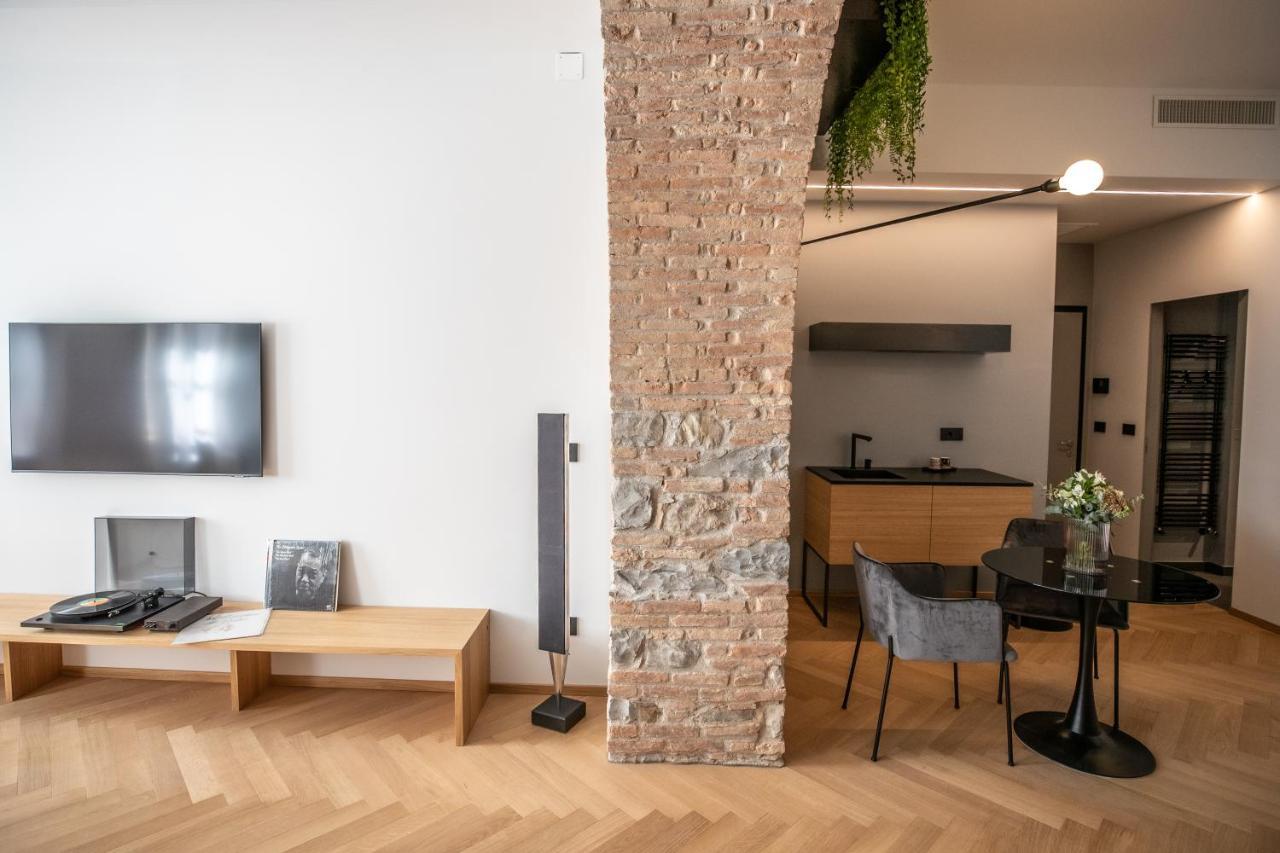 S1 Luxury Suites And Rooms Trieste Exterior photo